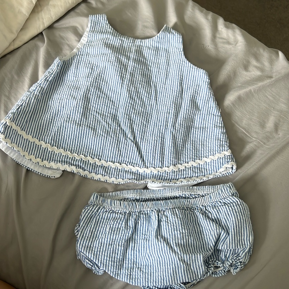 Ruffle butts outfit